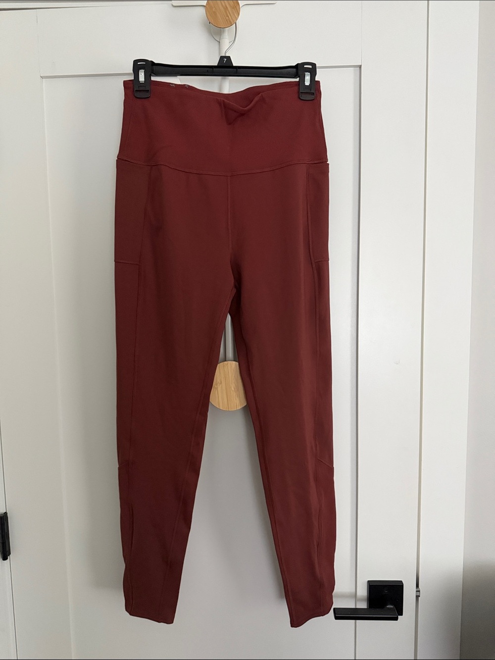 Columbia High-Waist Leggings in Brick Red